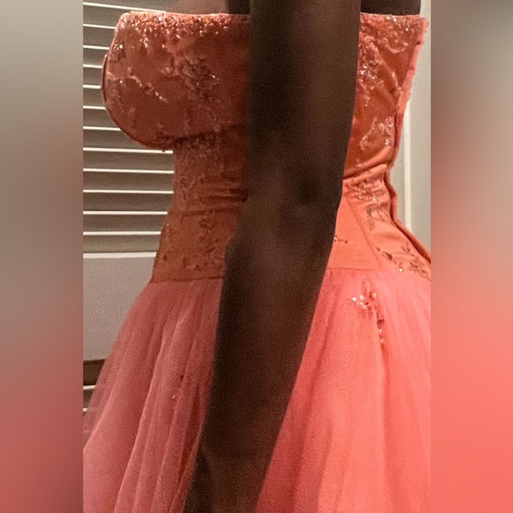 I am selling this beautiful prom dress from the brand My Fashion and a size 6.